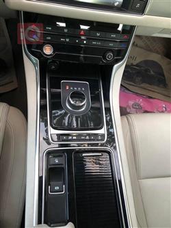 جاكوار XF
